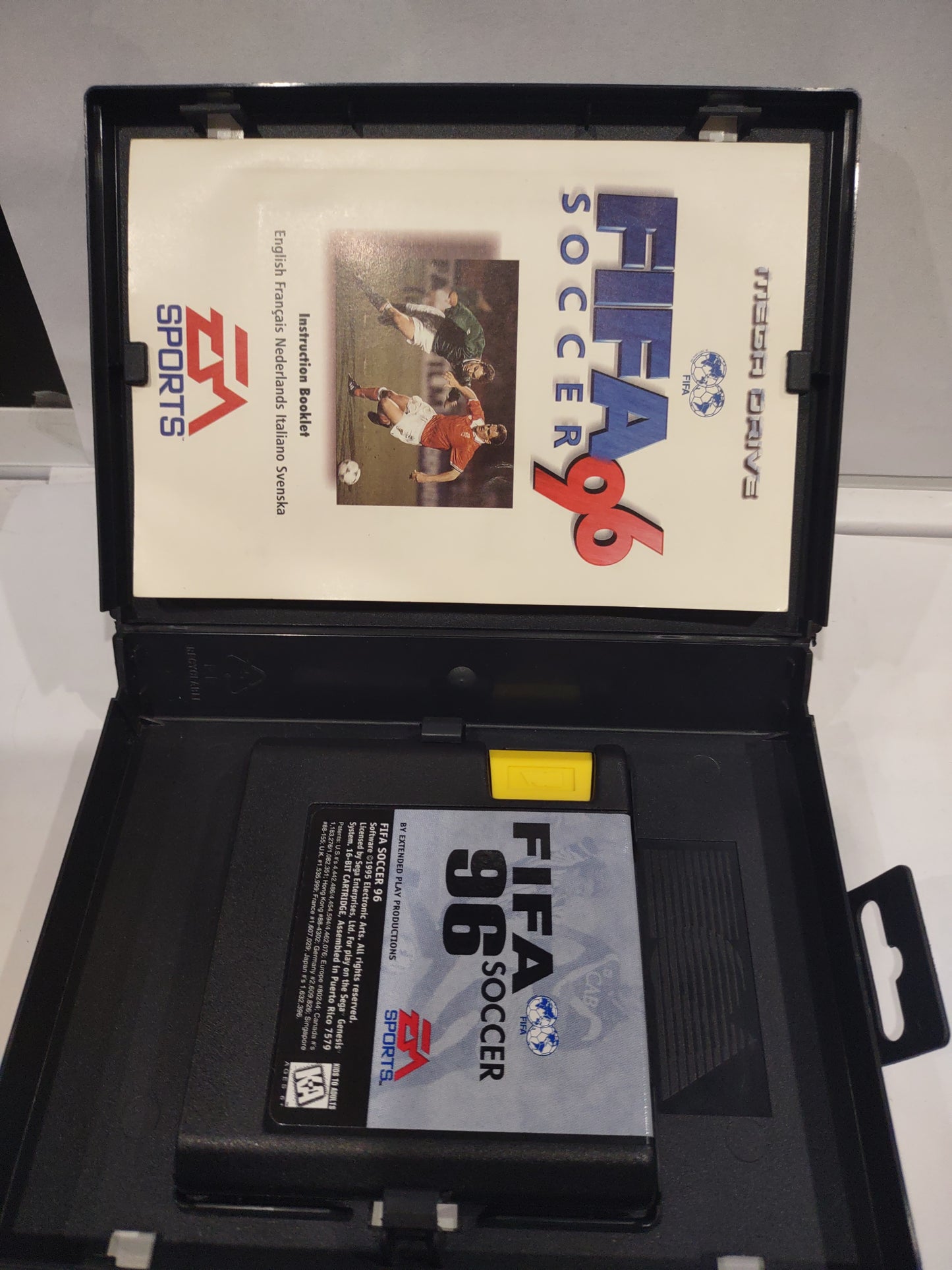 Gioco sega mega drive fifa soccer 96