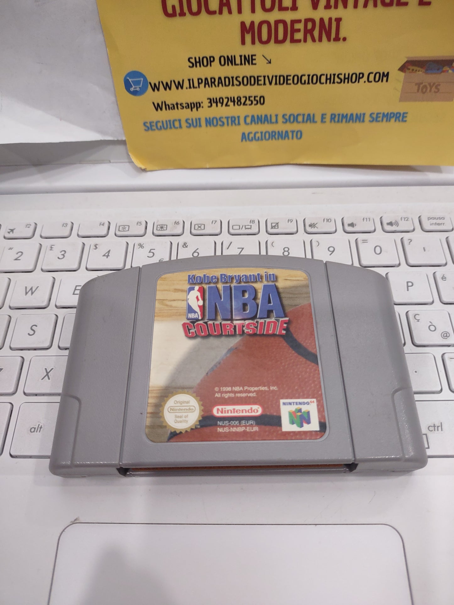 Gioco Nintendo 64 n64 Kobe Bryant in Nba courtside