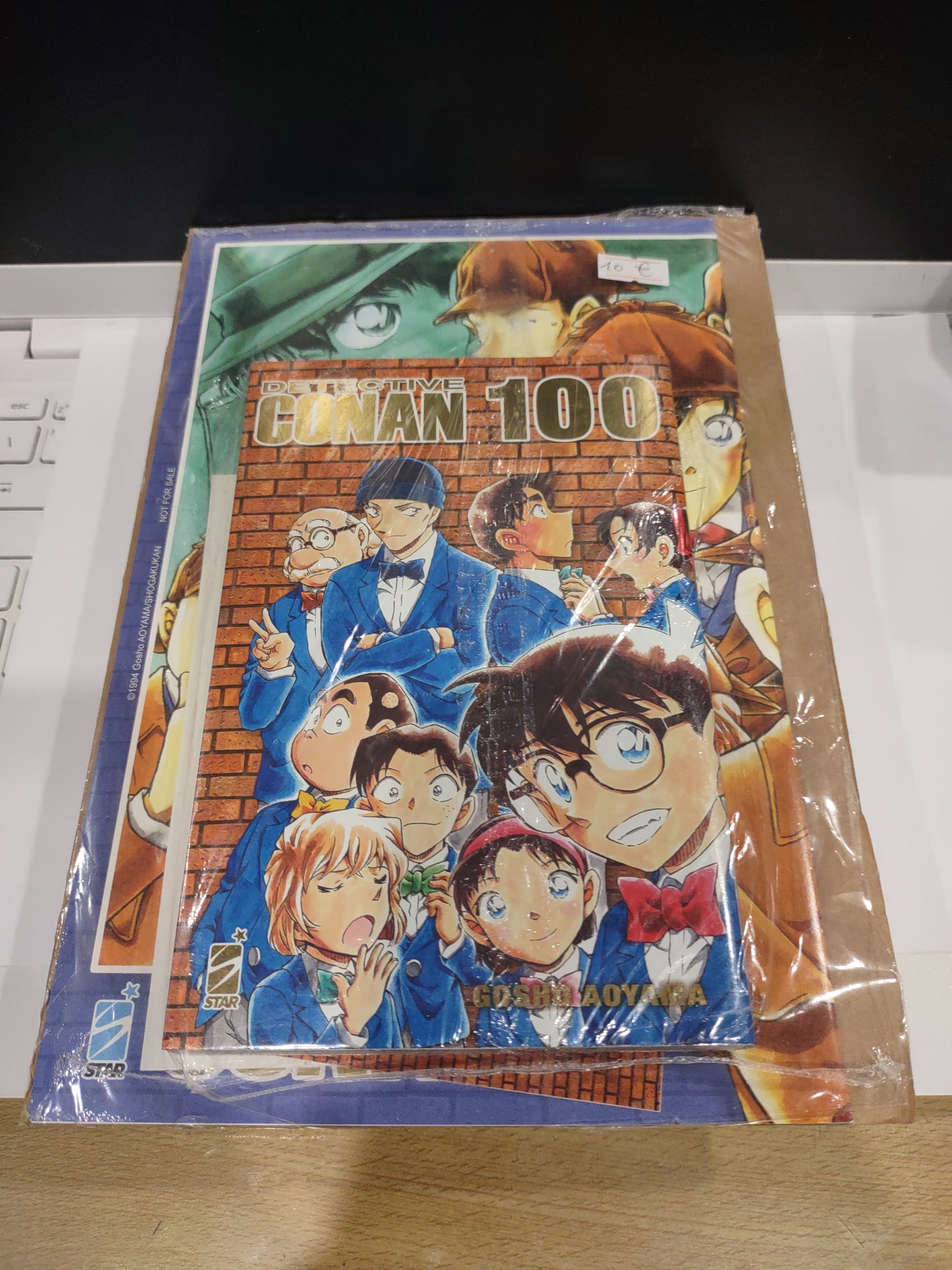 Fumetto manga detective Conan numero 100 con poster e card