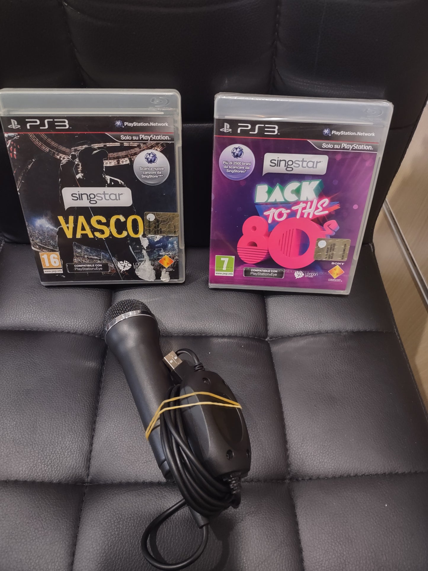 Bundle microfono PS3 più giochi singstar 80 e Vasco Rossi PlayStation 3