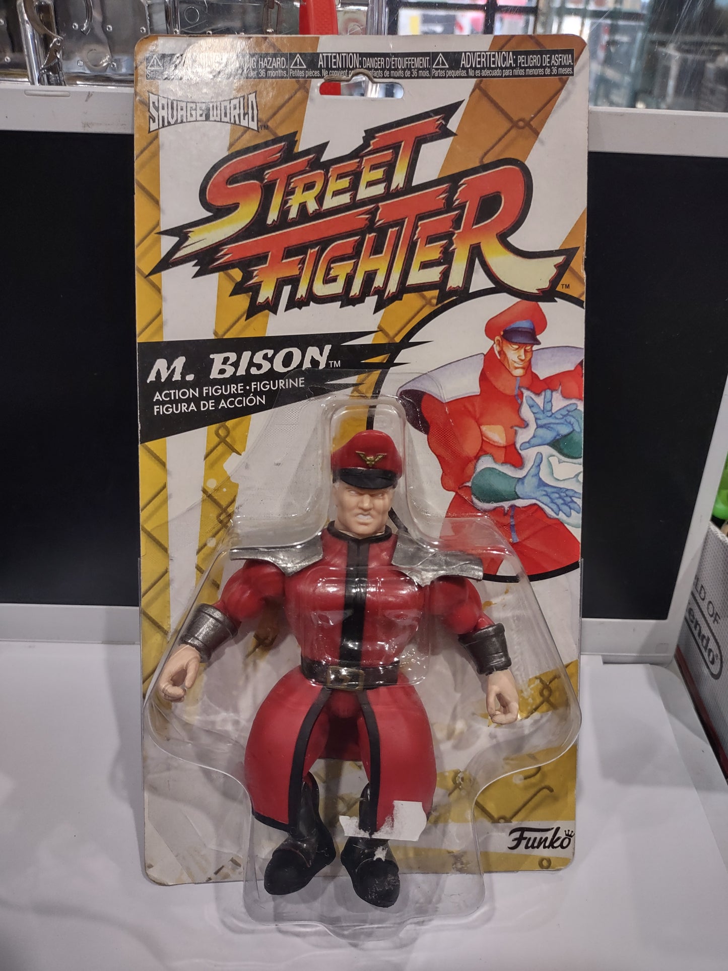 Action figure street fighter Savage world mister bison funko