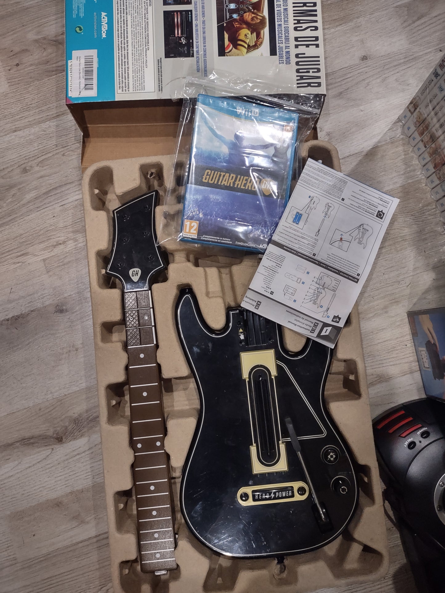 Nintendo Wii u Guitar Hero live chitarra con gioco