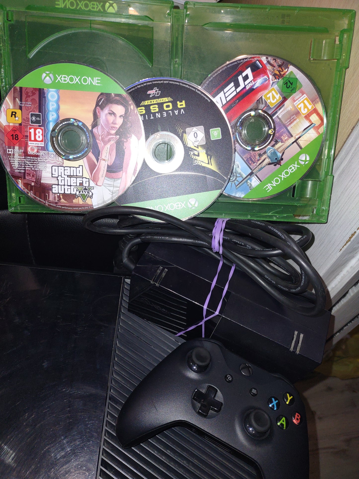 Console Xbox One Microsoft 500 GB + tre giochi