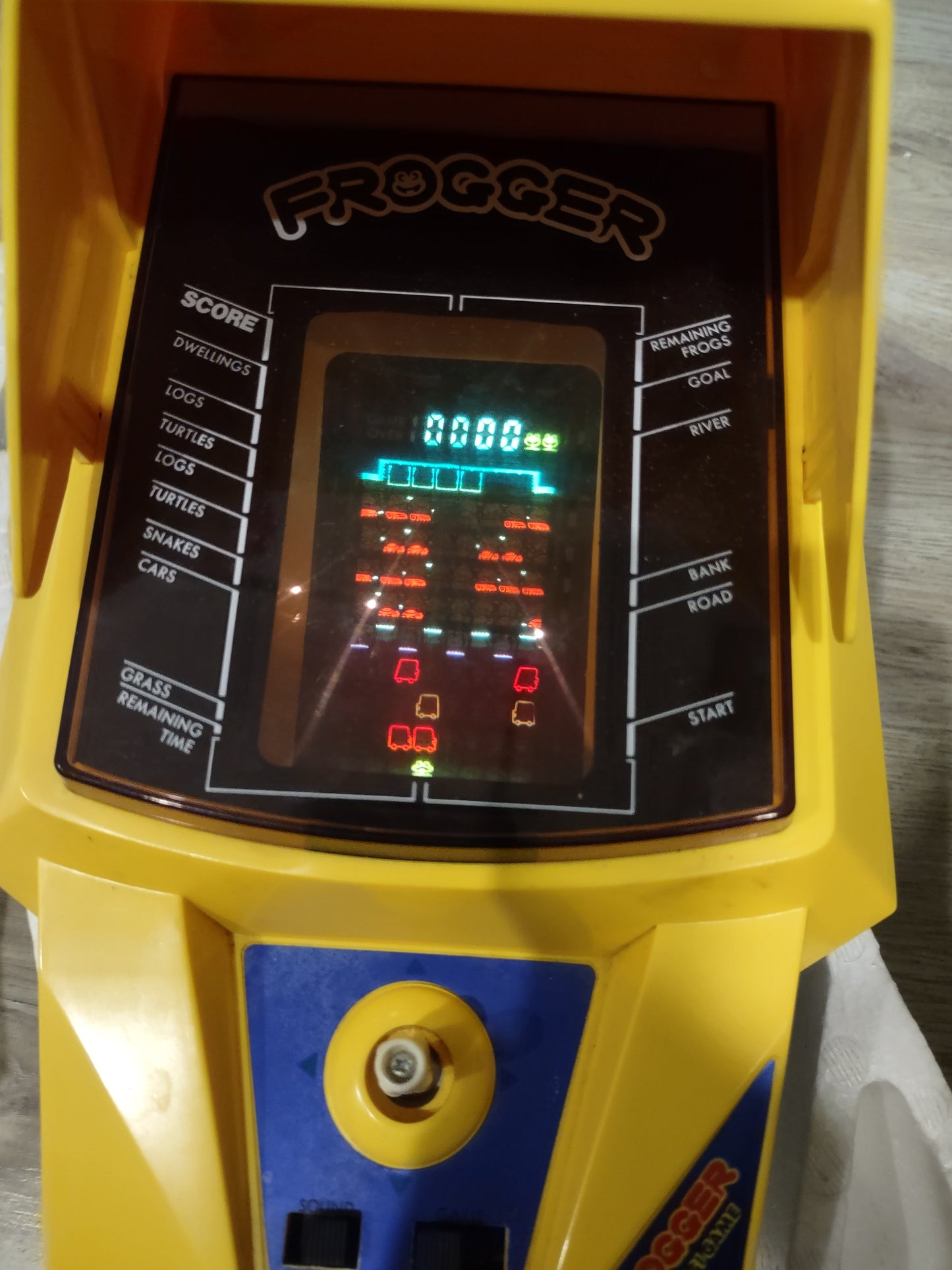 Gioco elettronico gakken frogger cabinato electronic game konami lsi