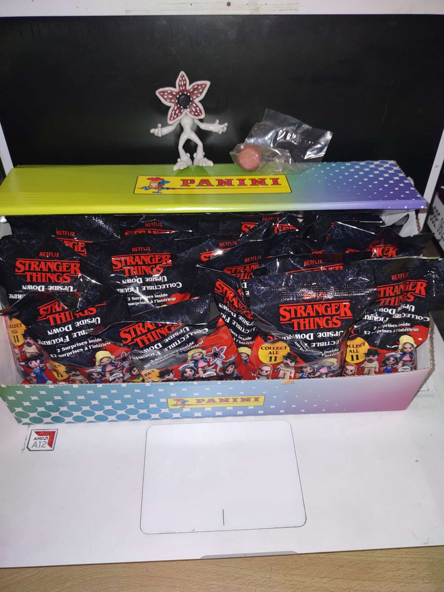 Bustina stranger things