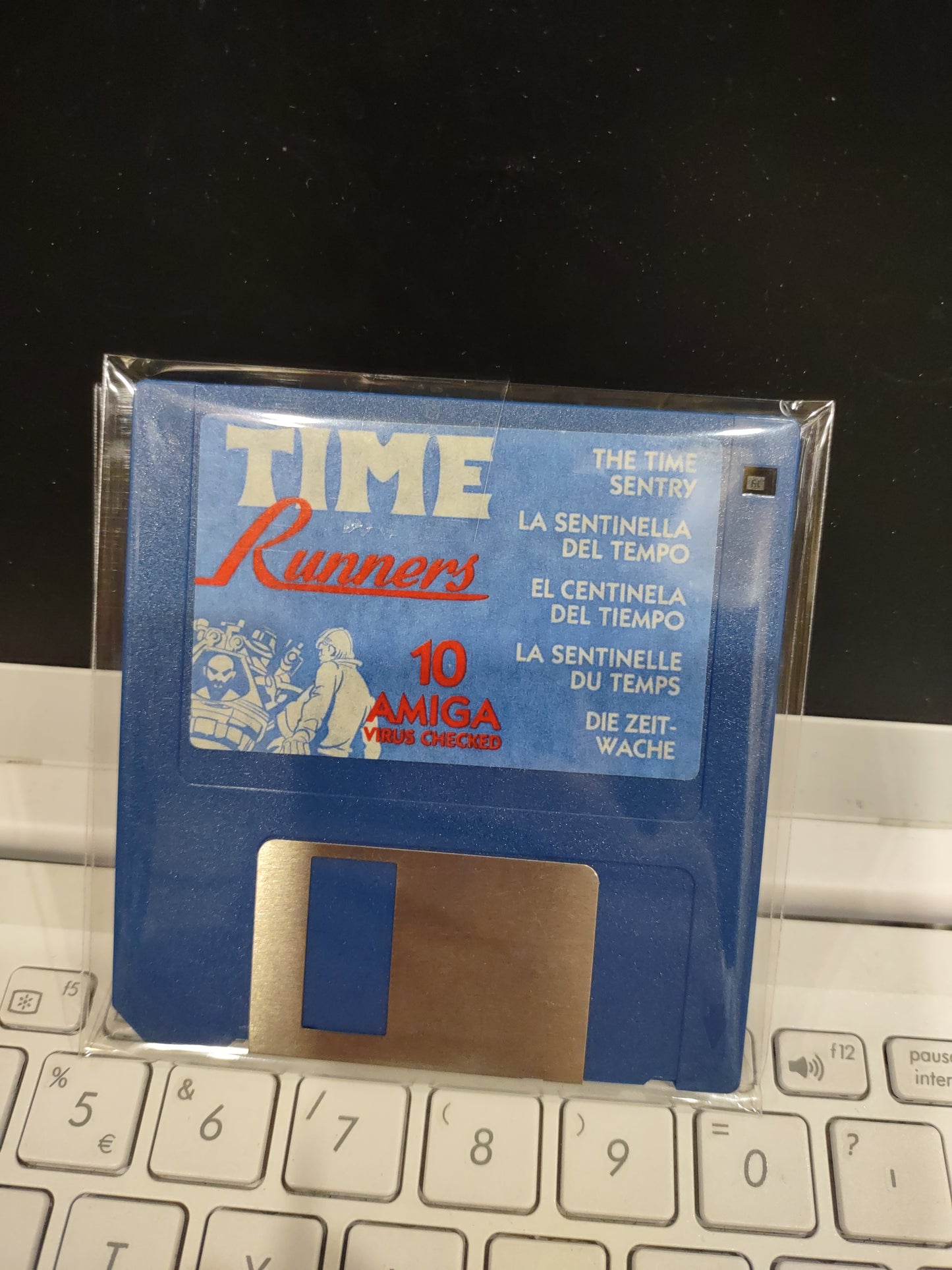 Amiga commodore time runners 10 la sentinella del tempo