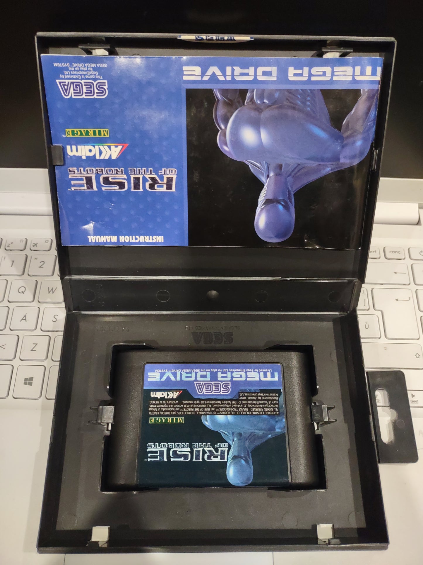 Gioco sega mega drive rise of the robots