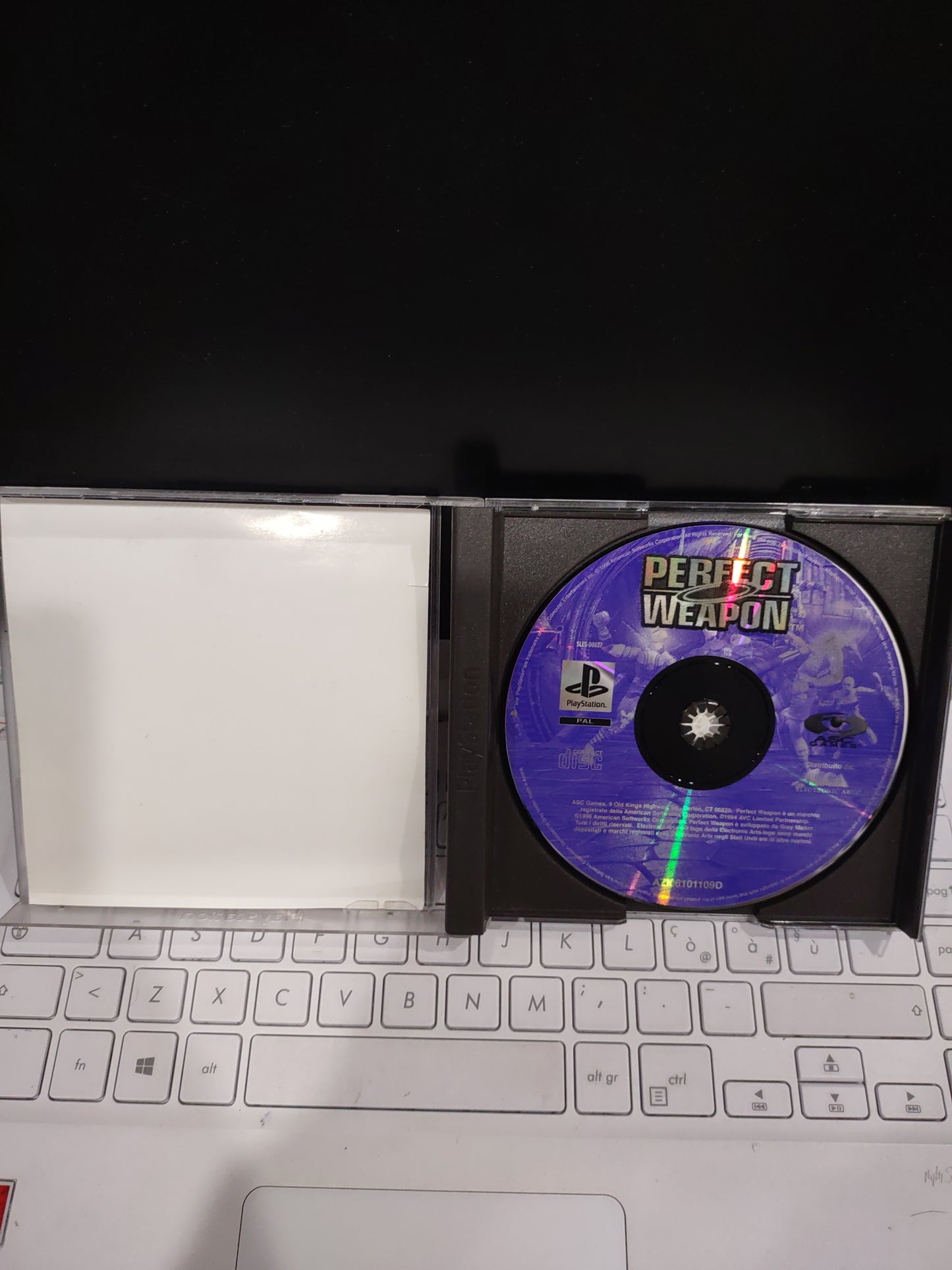 Gioco ps1 PlayStation perfect weapon PAL