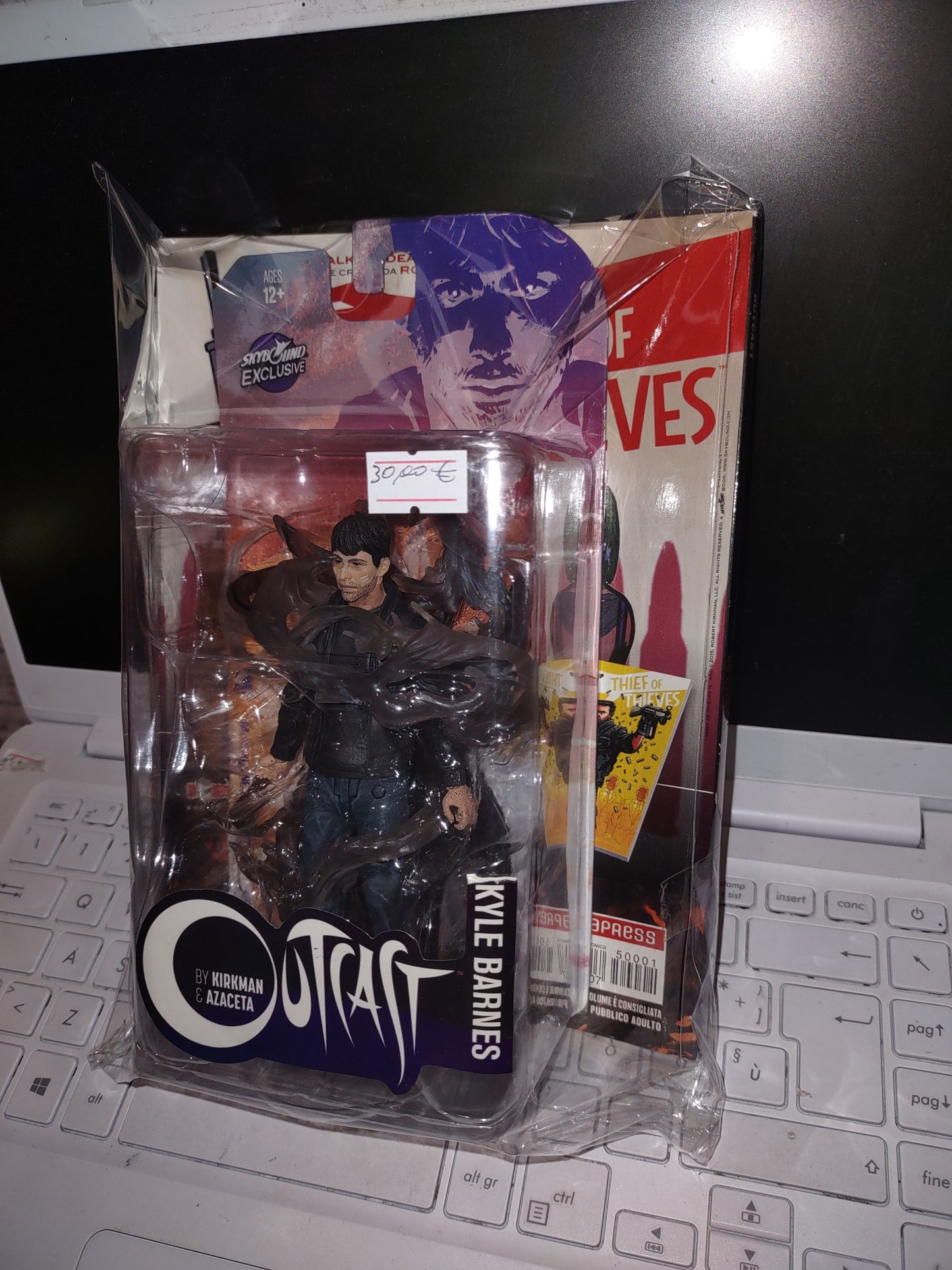 Action figure outcast + fumetto N1 italiano