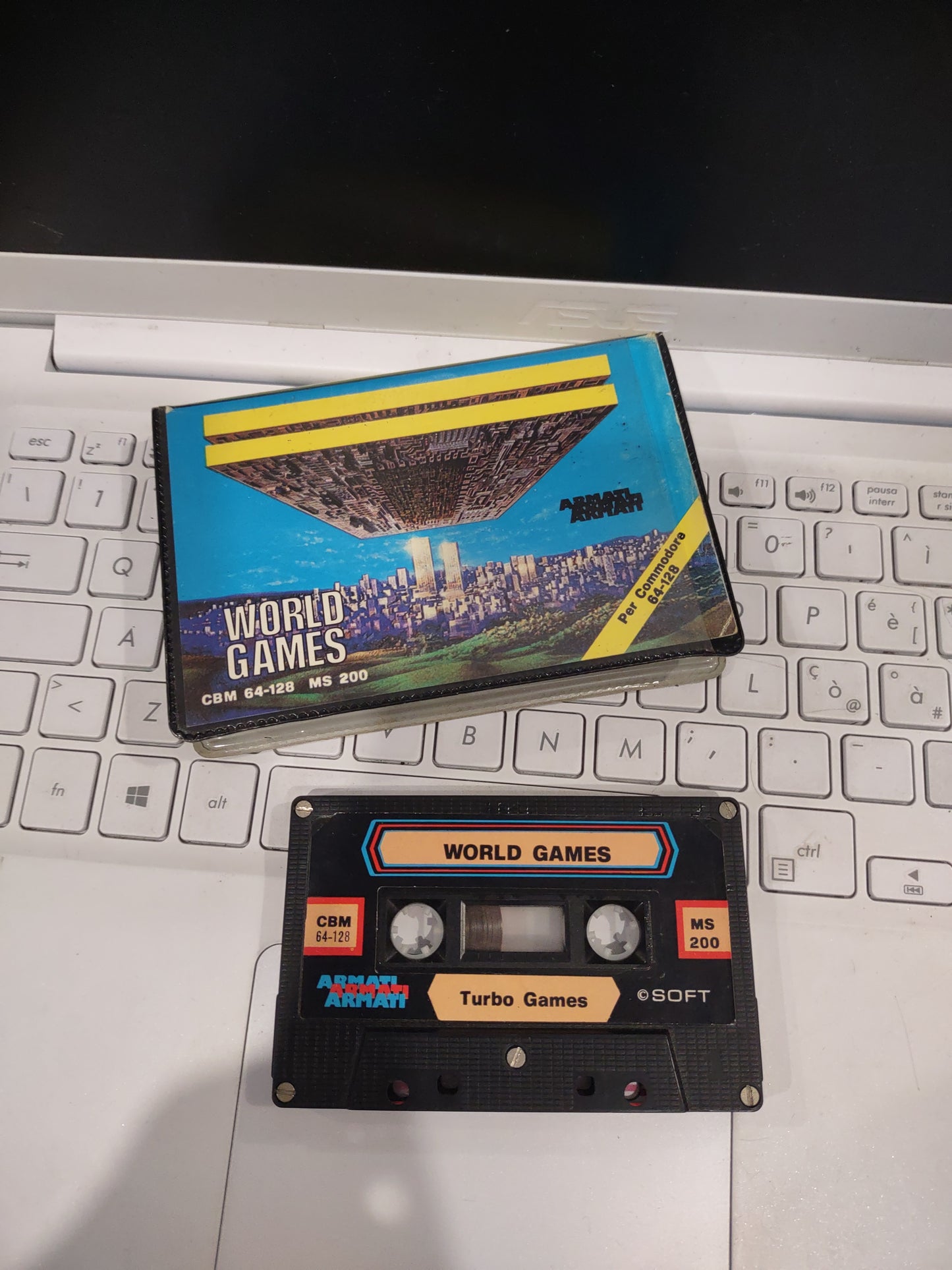 Gioco commodore 64 128 world games cassette