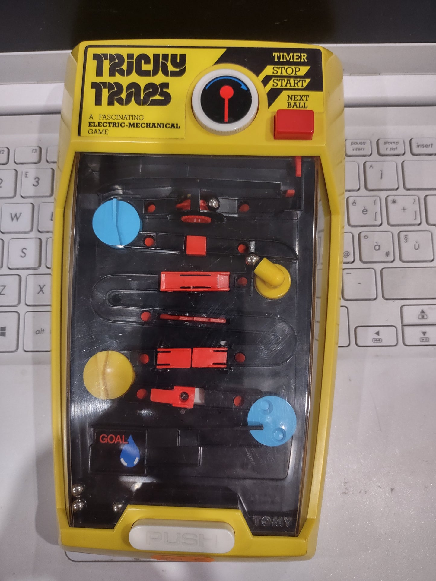 Gioco elettronico portatile tomy tricky traps vintage