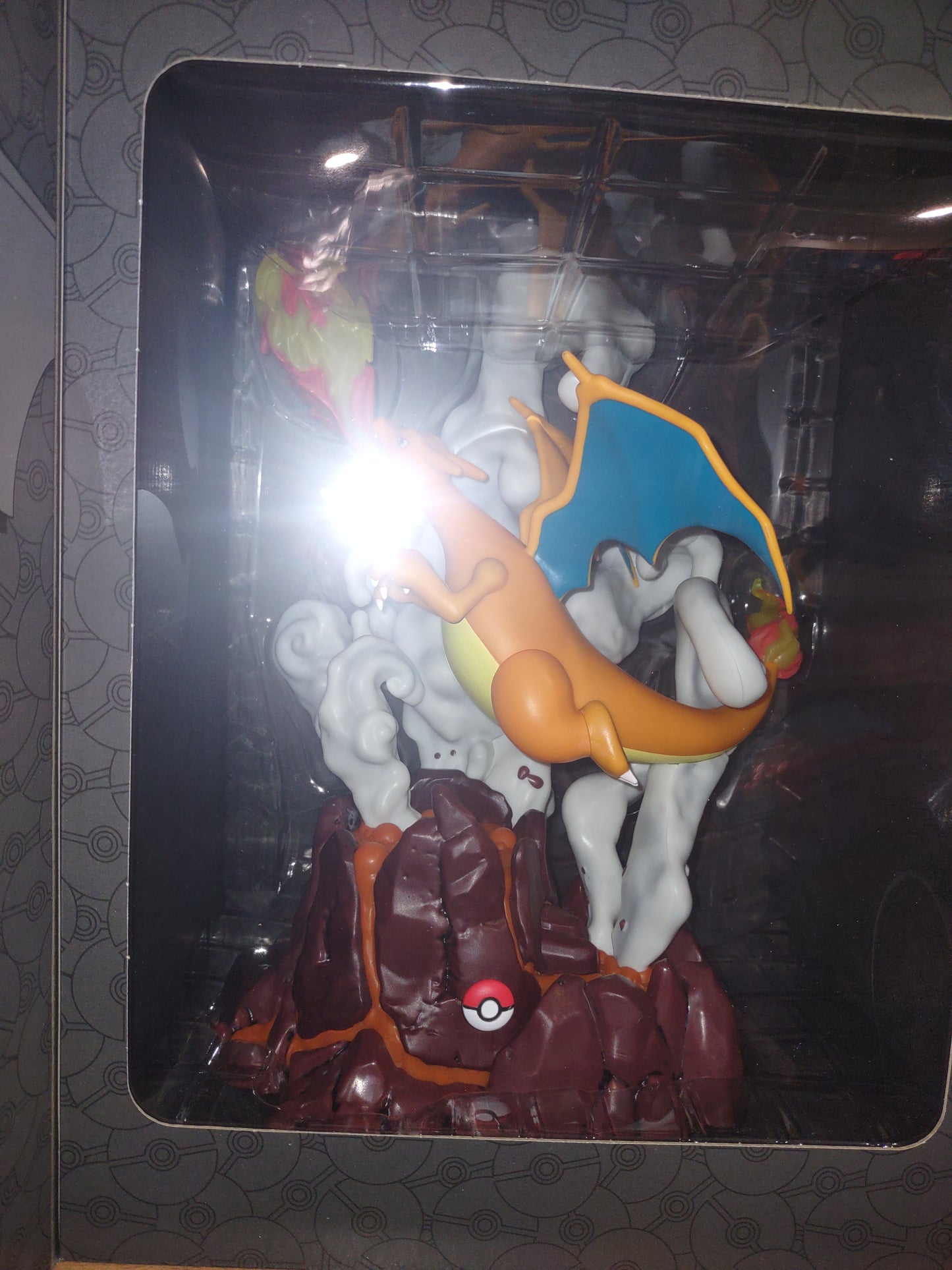 Action figures Pokémon light FX select Charizard Dracaufeu Deluxe figure