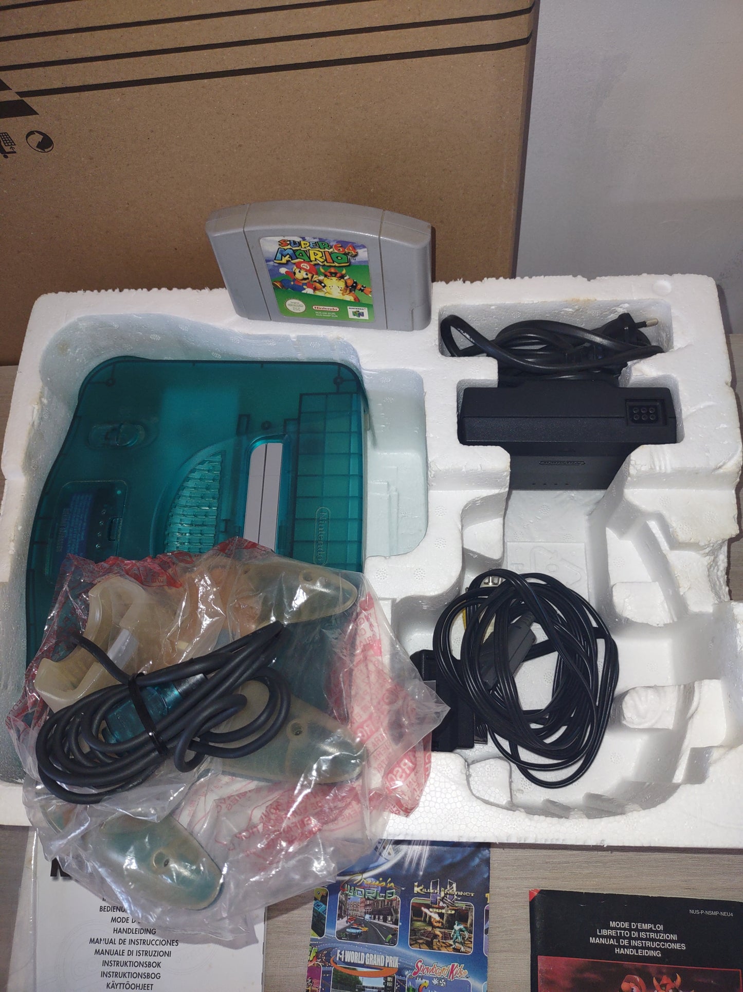 Console Nintendo 64 n64 clear blue con Super Mario 64 Limited PAL EUR