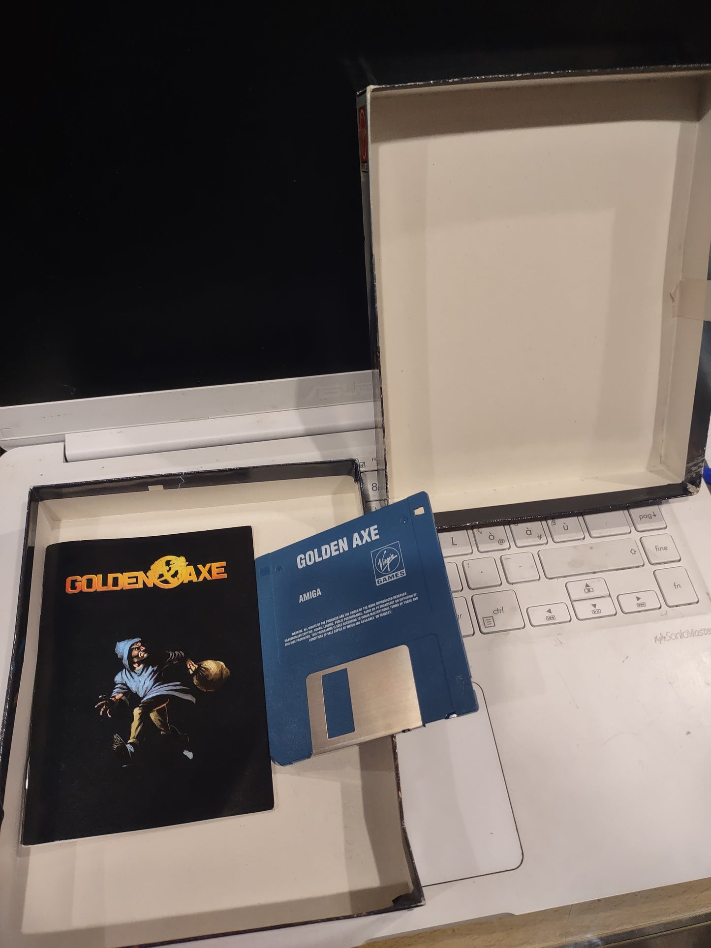 Gioco Amiga commodore floppy disk Golden axe