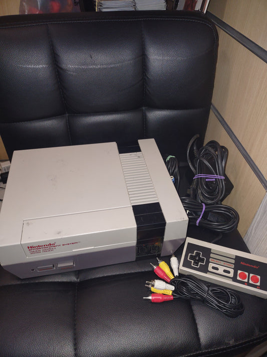 Console Nintendo NES 8 bit vintage con cavi