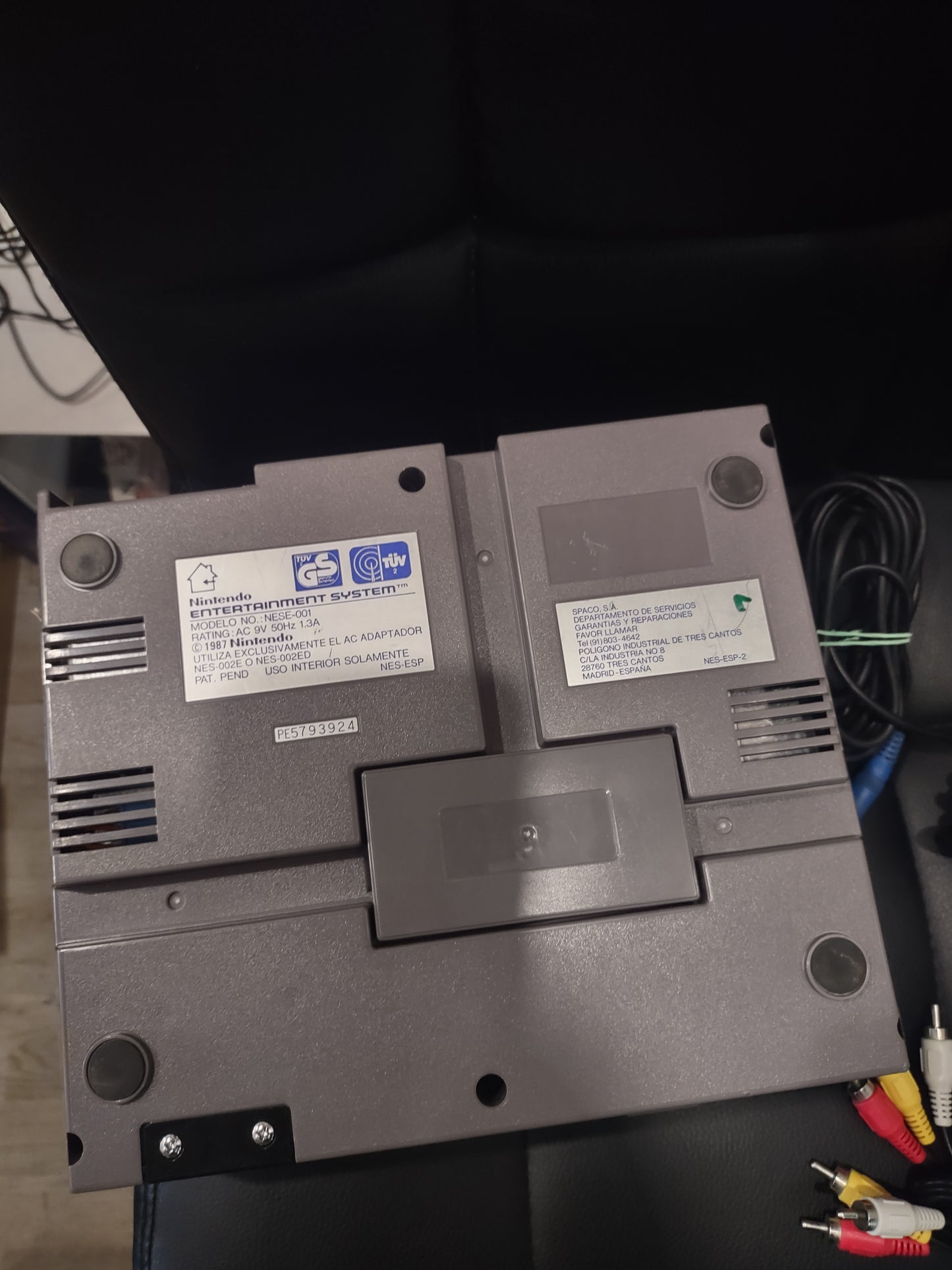 Console Nintendo NES 8 bit vintage con cavi