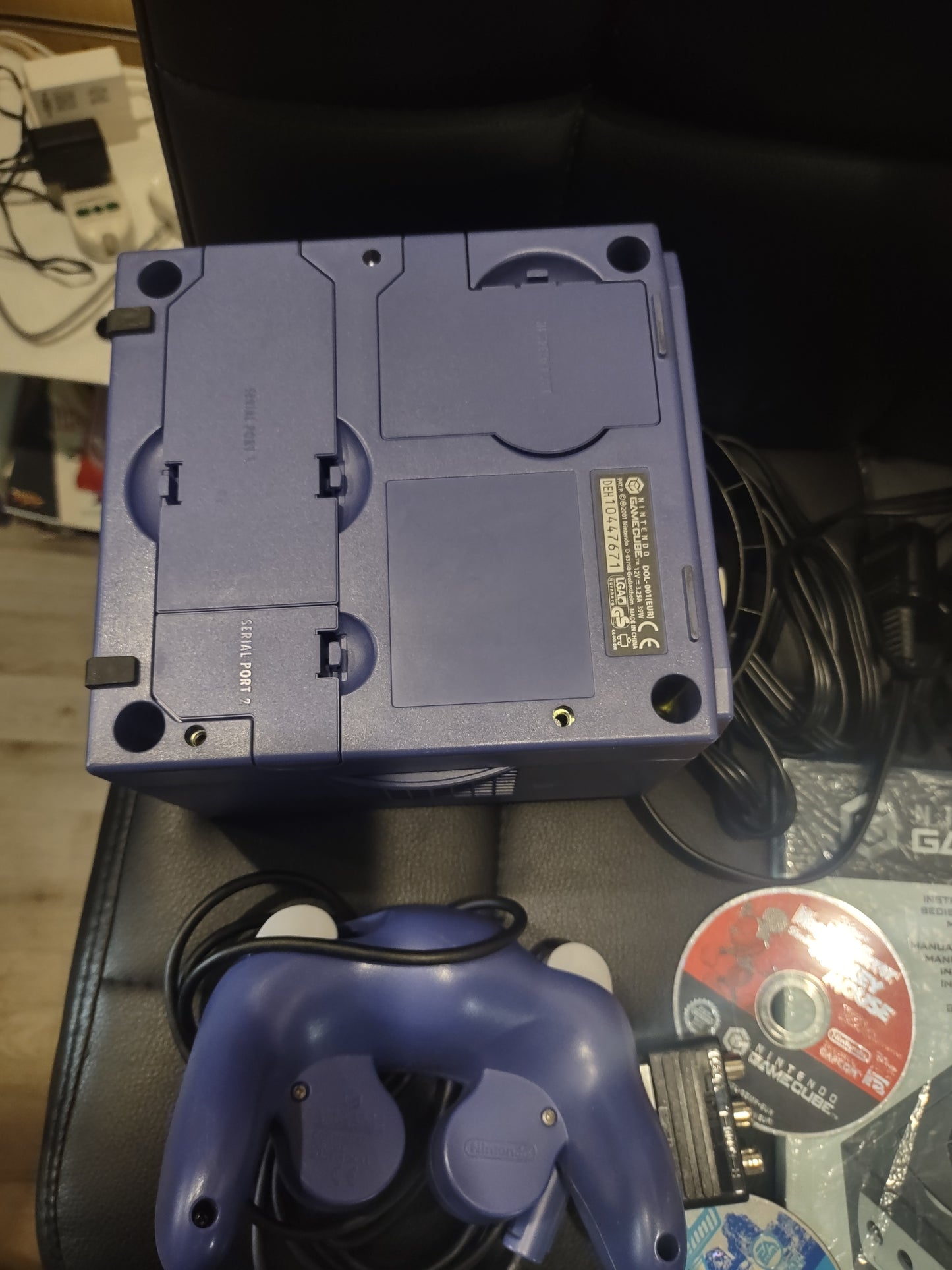 Console Nintendo GameCube con scatola giochi Viola