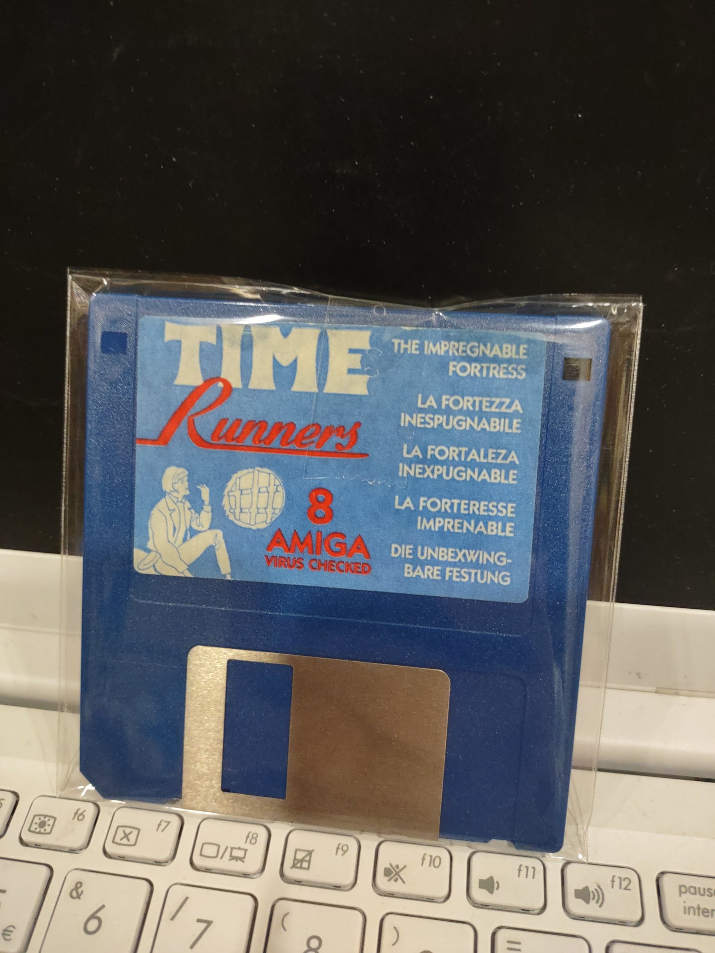 Floppy disk Amiga commodore Time runners 8 La Fortezza inespugnabile