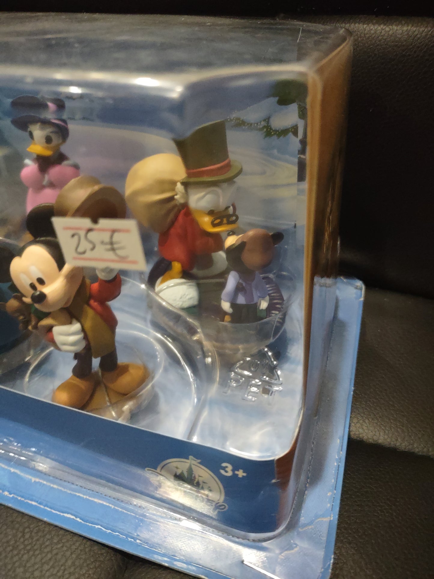 Disney figurine playset Mickey's Christmas Carol